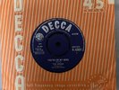 THE BIRDS-YOU’RE ON MY MIND/YOU DON’T LOVE ME 7” VINYL SINGLE