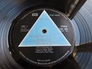 PINK FLOYD Dark side of the moon A2/B2 solid blue triangle. Top audio, & extras.