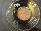 45 RPM RECORD  RCA VICTOR 447-0630. ELVIS PRESLEY. LONELY MAN