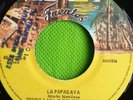 PEDRO LAZA Y SUS PELAYEROS - LA PAPAGAYA CUMBIA  45RPM -  (escuchar)