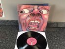 LP KING CRIMSON IN THE COURT OF THE CRIMSON KING PINK LABEL UK 1ST PRESS VG+/NM
