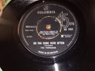 THE TORNADOS 45 - IS THAT A SHIP  & DO YOU COME HERE OFTEN  7” JOE MEEK /N-MINT