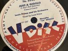 V Disc 78 RPM Louis Prima / Bob Crosby - Just A Gigolo 554 E+