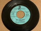 TEXAS GARAGE ROCK 45 KIT AND THE OUTLAWS DON'T TREAD ON ME / MIDNIGHT HOUR 1966