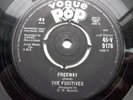 THE FUGITIVES FREEWAY ROCKER UK VOGUE LABEL ORIGINAL VINYL IS IN VG+++ CONDITION