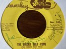 Signed copy - JOE FRAZIER  The bigger they come / Come and get me love CLOVERLAY