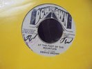 *JAMAICIAN IMPORT*DENNIS BROWN AT THE FOOT OF THE MOUNTAIN 7