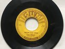 Elvis Presley - Milkcow Blues Boogie - 1955 - RARE Sun 45 RPM w/ Pushmarks