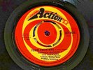THE SHOWMEN . You're everything/Our love will grow . 1st issue Action.