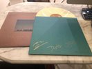 khruangbin con todo el mundo LIMITED EDITION CREAM VINYL SIGNED BY KHRUANGBIN. P