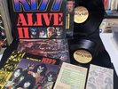 NM- Kiss Alive II Double 2 LP First Press w/Merch Form Tattoos Booklet NBLP-7076