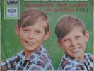 Klaus und Peter: Es steht ein altes Haus . .