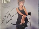 Tina Turner Autogramm auf der PRIVATE DANCER LP