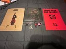 queens of the stone age in times new roman glow in the dark vinyl with poster