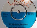 70's Reggae  45  -  Hugh Roy And Errol Dunkley  -  The Higher The Mountain DUKE