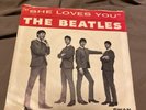 THE BEATLES   SHE LOVES YOU/I'LL GET YOU [45 rpm] Swan S-4152