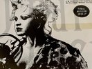 CYNDI LAUPER 