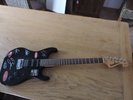 U2 SIGNED GUITAR ELEVATION TOUR WITH CERTIFICATE OF AUTHENTICITY ROCK'N SPORTS