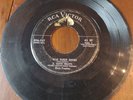 ELVIS PRESLEY - On RCA Victor EPA 747 / RARE Vintage/From 1956/Blue Suede Shoes