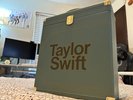 TAYLOR SWIFT MIDNIGHTS VINYL COLLECTORS CASE BLUE - FAST SHIP- OPEN TO OFFERS