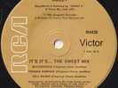 SWEET 45: IT'S IT'S...THE SWEET MIX/FOX ON THE RUN AUSSIE RCA 104430 NM/NM  1984