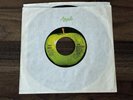 The Beatles Canada Apple 45 record HEY JUDE 1968 Company Sleeve ￼