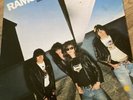 RAMONES - LEAVE HOME - UK LP - 1977 - SIRE 9103-254 . Gen Exc Con
