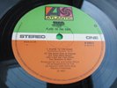 Yes CLOSE TO THE EDGE 1975 UK LP A3 / B3 INCREDIBLE ALBUM PLAYS MINT LISTEN