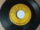 ELVIS PRESLEY-SUN 217 45-I´M LeFT, YOU´RE RIGHT, SHE´S GONE- VG-PUSH MARKS-video