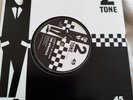 2 TONE/ TT32 THE SPECIALS SOCK IT TO EM JB DUB / NEVER PLAYED