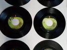 Beatles - Apple Records  45s- Hey Jude / Revolution  Singles- Variations Vinyl
