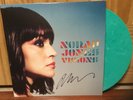 NORAH JONES SIGNED VISIONS BARNES & NOBLE EXCLUSIVE TEAL COLORED VINYL LP +PIC