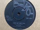 BABY HIT AND RUN - THE CONTOURS (UK TAMLA MOTOWN TMG 886)