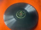 RCA VICTOR Record 78 rpm 20-1581 AINT MISBEHAVIN / HOLD TIGHT