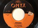 The Velours - Onyx 520  Remember / Can I Walk You Home  ***  1958  ***  M-  ***