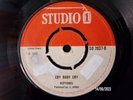 THE HEPTONES - CRY BABY CRY  (ROCKSTEADY)  45
