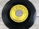 45 RPM THE JESTERS - Cadillac Man / My Babe SUN 400 Record