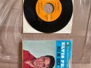 Elvis Gold Standard Series 45 rpm 447-0639 Kiss me quick bw Suspicion Orange 