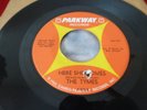 THE TYMES  HERE SHE COMES / THE TWELFTH OF NEVER - PARKWAY 933 NORTHERN SOUL EX
