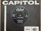 Stone Poneys (Linda Ronstadt)   Different Drum   CAPITOL 1967 UK 7