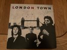 WINGS “LONDON TOWN”  ALBUM PERSONALLY SIGNED BY ALL BAND MEMBERS