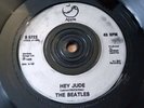 7” THE BEATLES Hey Jude / Revolution  Vinyl Rare Parlophone 45 Silver Injection
