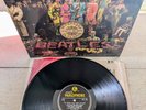 The Beatles Sgt Pepper's Lonely Hearts Club Band 1967 1st MONO inner cutouts NM
