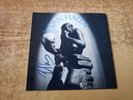 AUTOGRAPHED EXCELLENT SLEEVE 1980s EDDIE VAN HALEN – Black And Blue 45