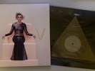 St. Vincent - St. Vincent s/t (LP + gold triangle 12