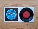 THE DESPERATE BICYCLES - THE MEDIUM WAS TEDIUM UK 1977 7