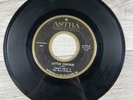 Jimmy Kelly & The Rock-A-Beats Little Chickie / Bonnie 45 RPM 7” Vinyl Astra