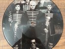 MY CHEMICAL ROMANCE Welcome to the Black Parade 7