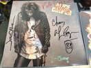 Alice Cooper Trash  Fully Signed  Album M- Amazing Condition