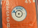 Jimi Hendrix & Curtis Knight – How Would You Feel (Decca) 7
